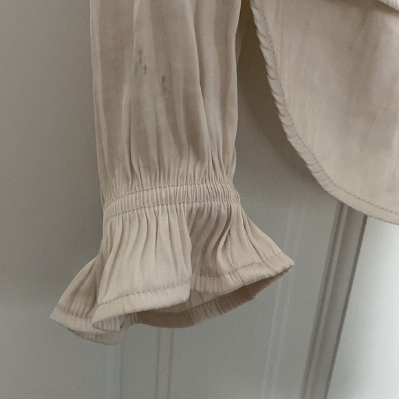 Smooth fabric off-white shirt from GAP; new with tags! - Picture 4 of 6